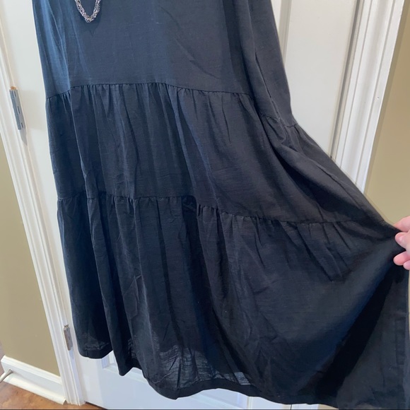 UMGEE Sleeveless Tier Maxi Dress with Keyhole Back - Picture 9 of 13